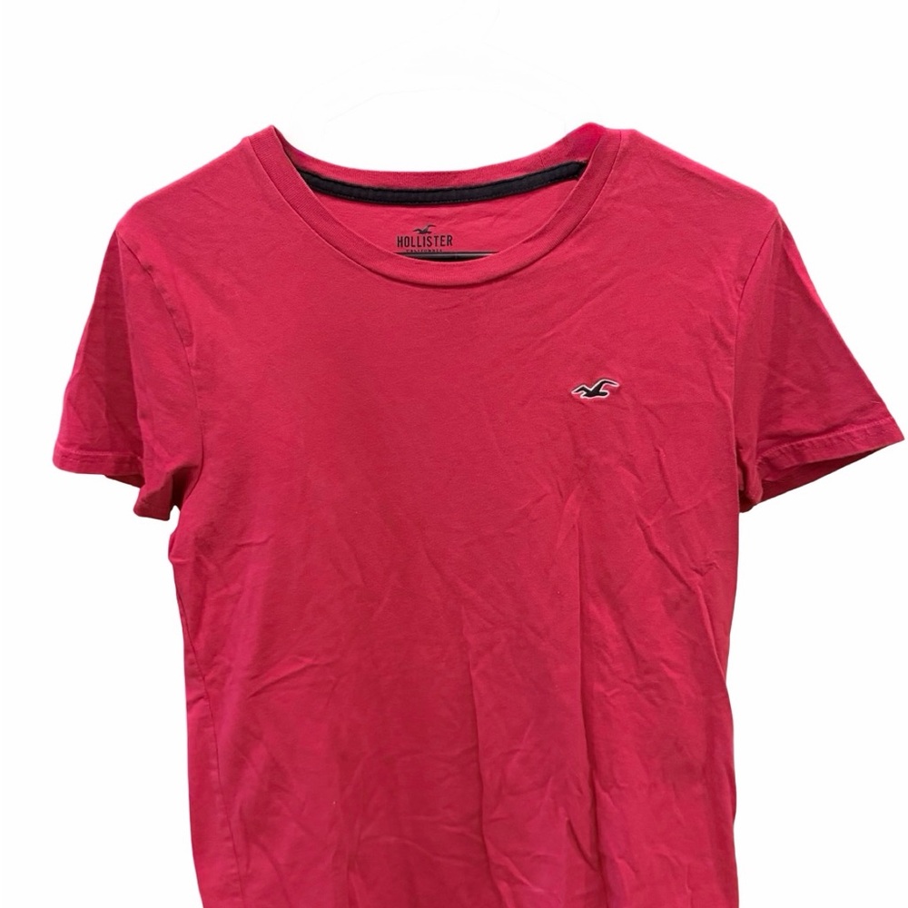 Hollister Men's Raspberry Short Sleeve Crew Tee